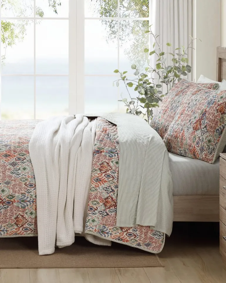 Ikat Tropics Reversible 3-Piece Full/Queen Quilt Set